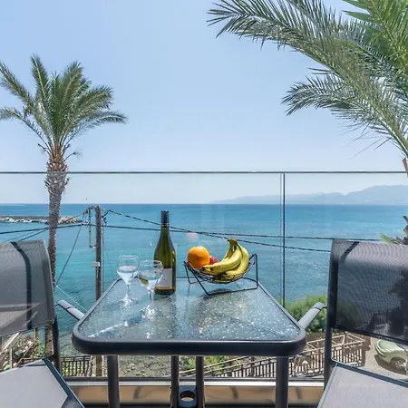 Luxury Seaside Apartment *